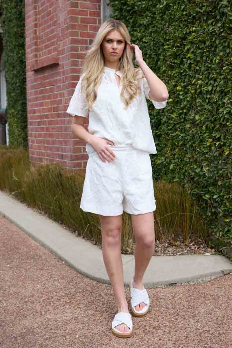 AMAYA Zula Emb Shorts White