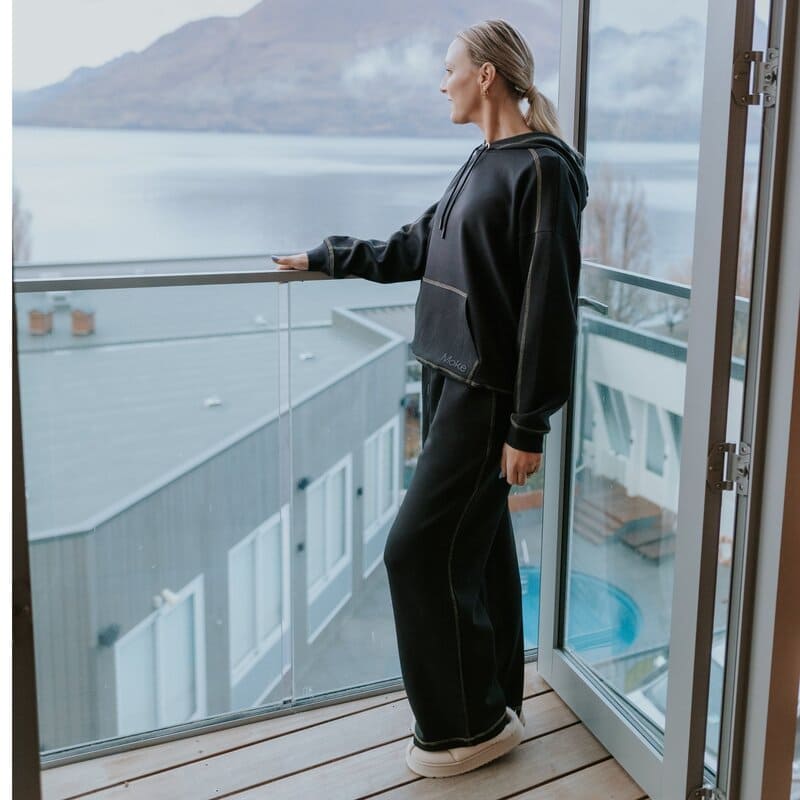 MOKE Posie Hoodie Black