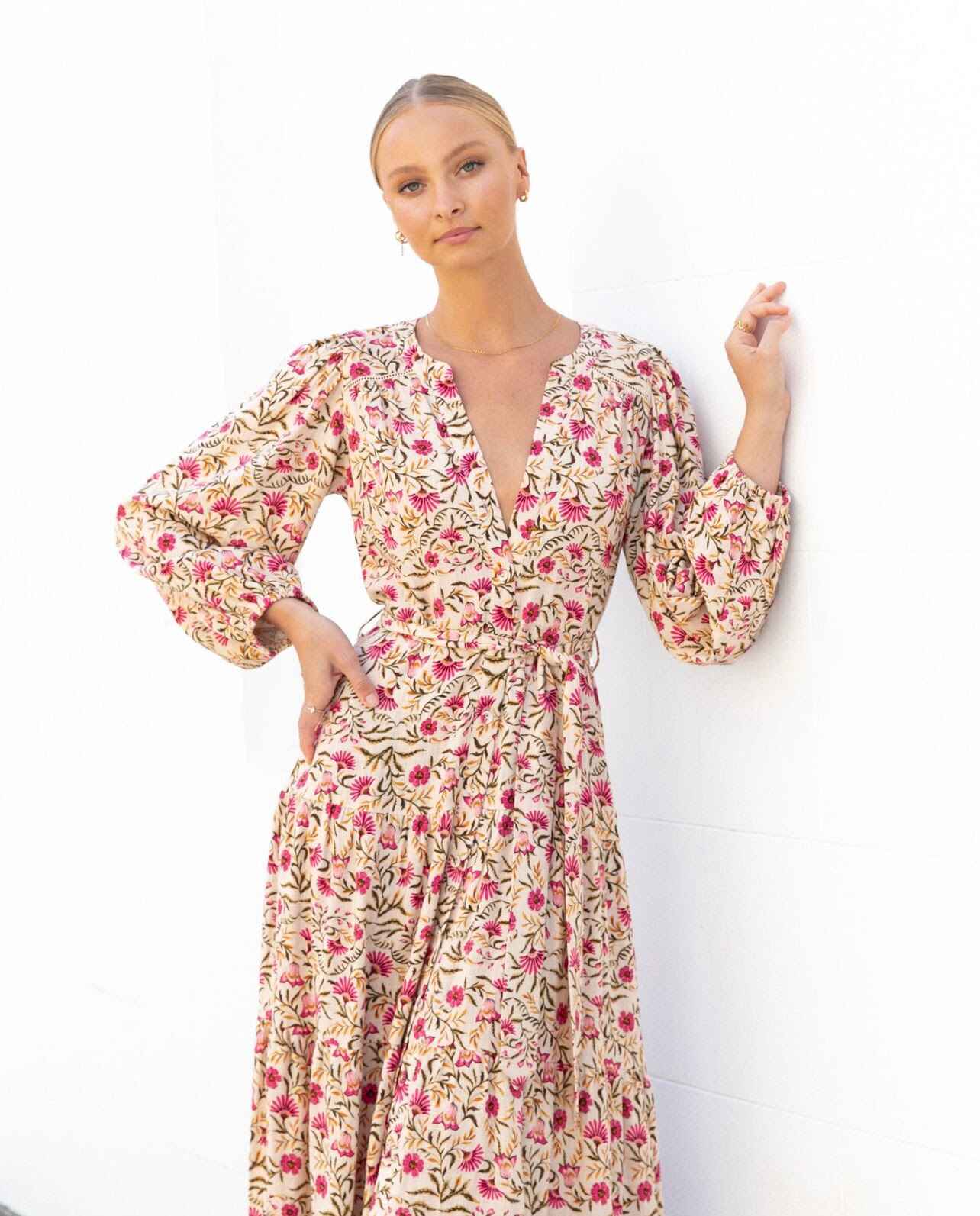 white closet dress WHITE CLOSET Maxi Annita Dress Floral – Paperdoll