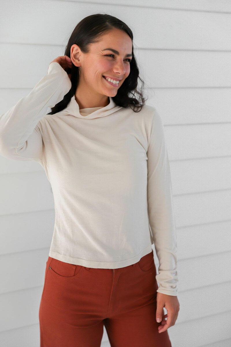 BRAINTREE Turtle Neck Beige