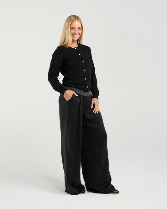 BLACKSTONE Pearl Button Cardy Black