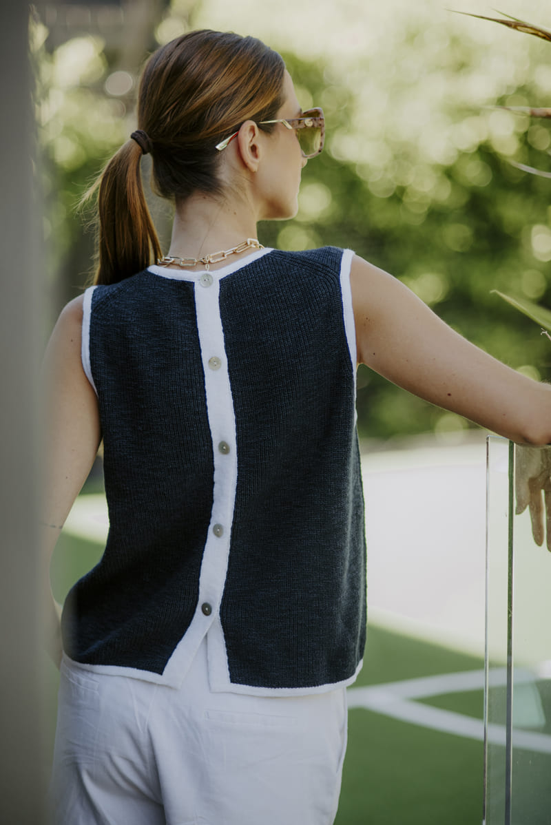B&L Button Back Vest NavyW