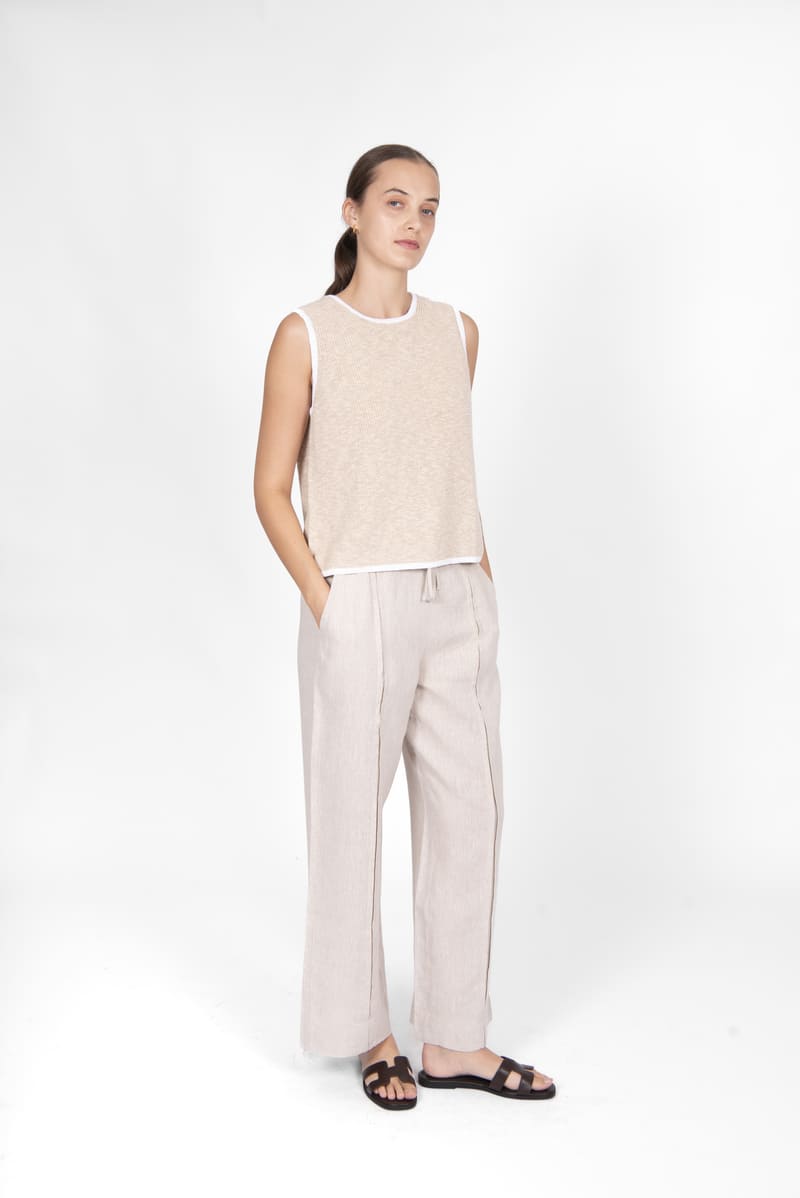 B&L Button Back Vest SandW