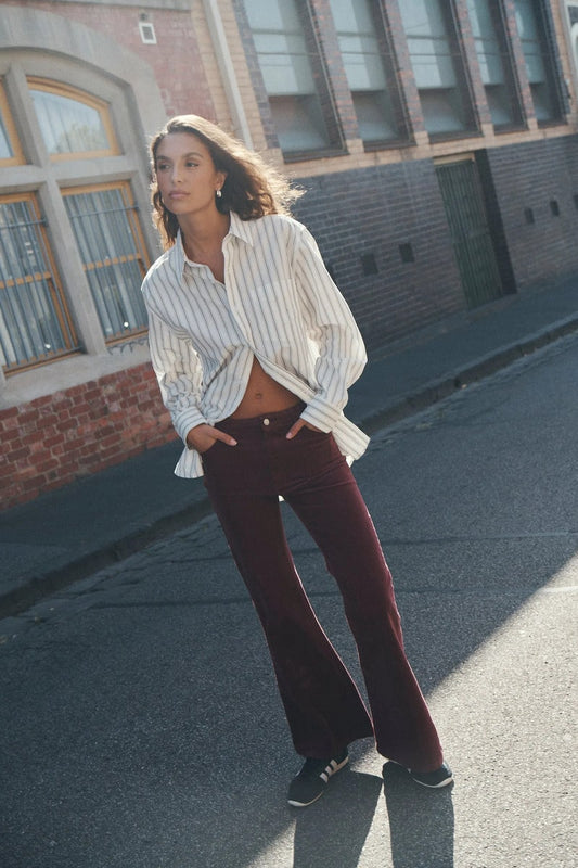 ROLLA'S Eastcoast Flare Cords Oxblood