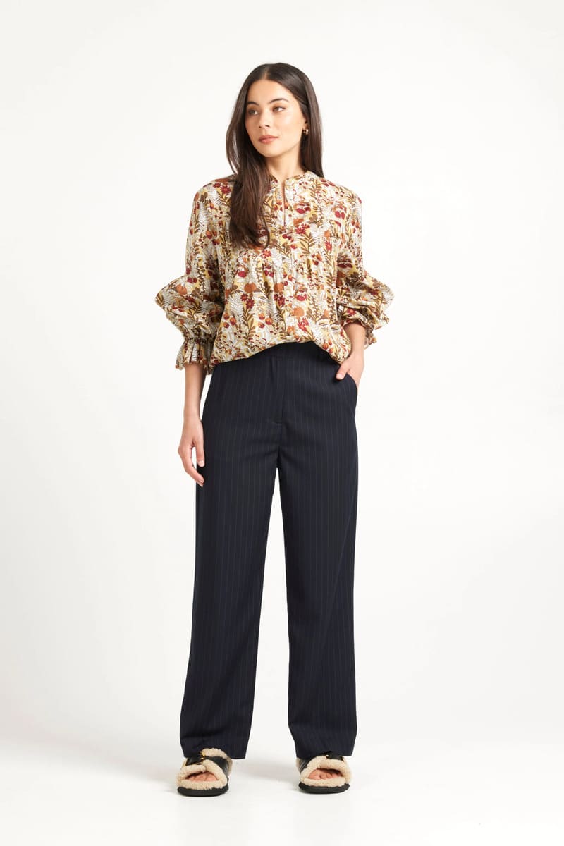 TUESDAY Rose Pants Pinstripe