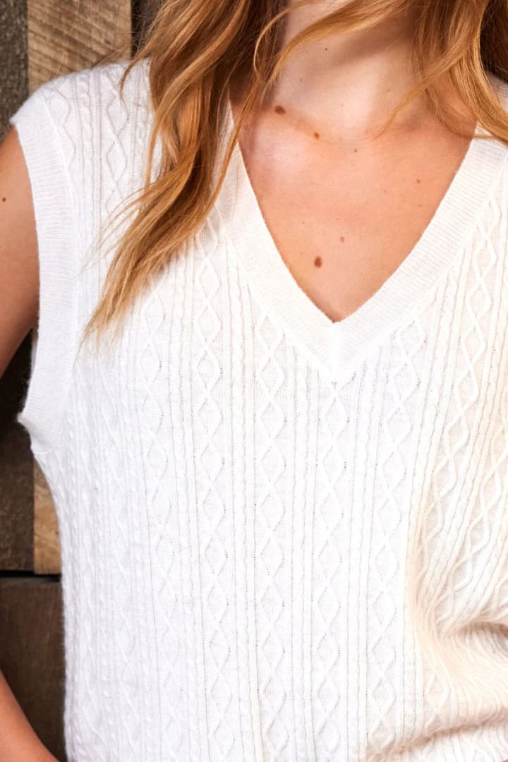 TUESDAY Jasper Cable Vest White